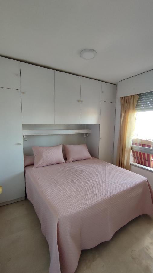 Lovely Apartment In Torremolinos Views Of The Sea, Pool, Terrace, Sofa Bed And Fully Equipped Kitchen Kültér fotó