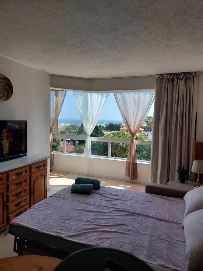 Lovely Apartment In Torremolinos Views Of The Sea, Pool, Terrace, Sofa Bed And Fully Equipped Kitchen Kültér fotó